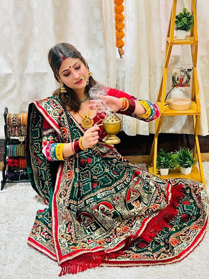 Exquisite Bottle Green Heavy Soft Silk Saree with Traditional "Shubh Laabh" Embroidery & Contrast Red Designer Blouse