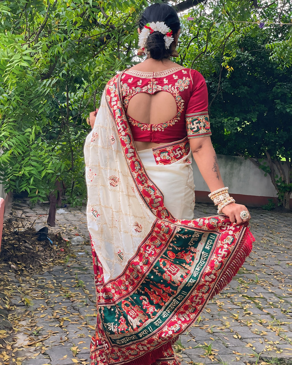 Off White Maroon & Green Traditional Premium Wedding Panetar Patola Saree – Shubh Laabh 2