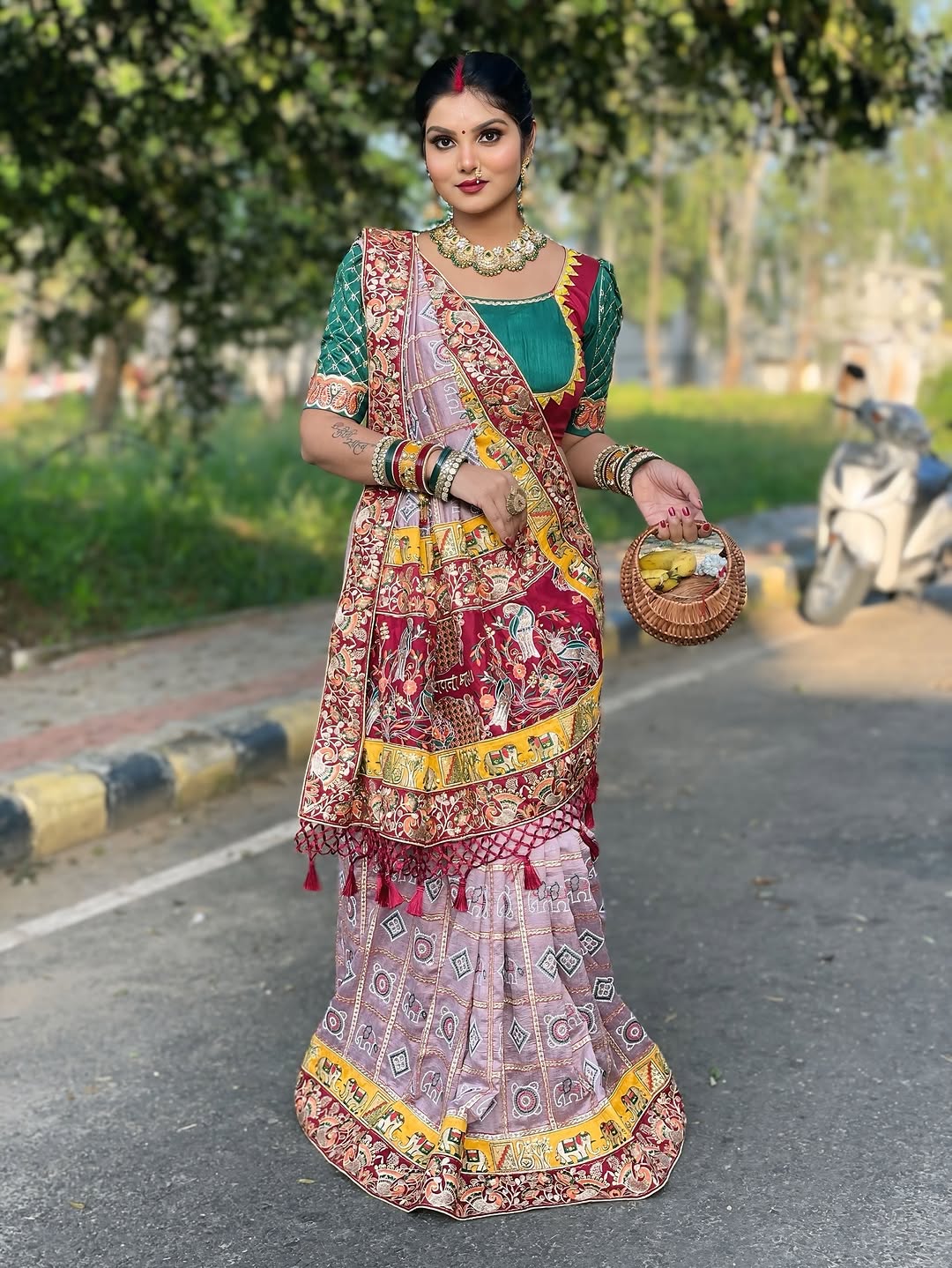 Kusum Lavender Soft Silk Sada Saubhagyavati Bhava Wedding Patola Saree
