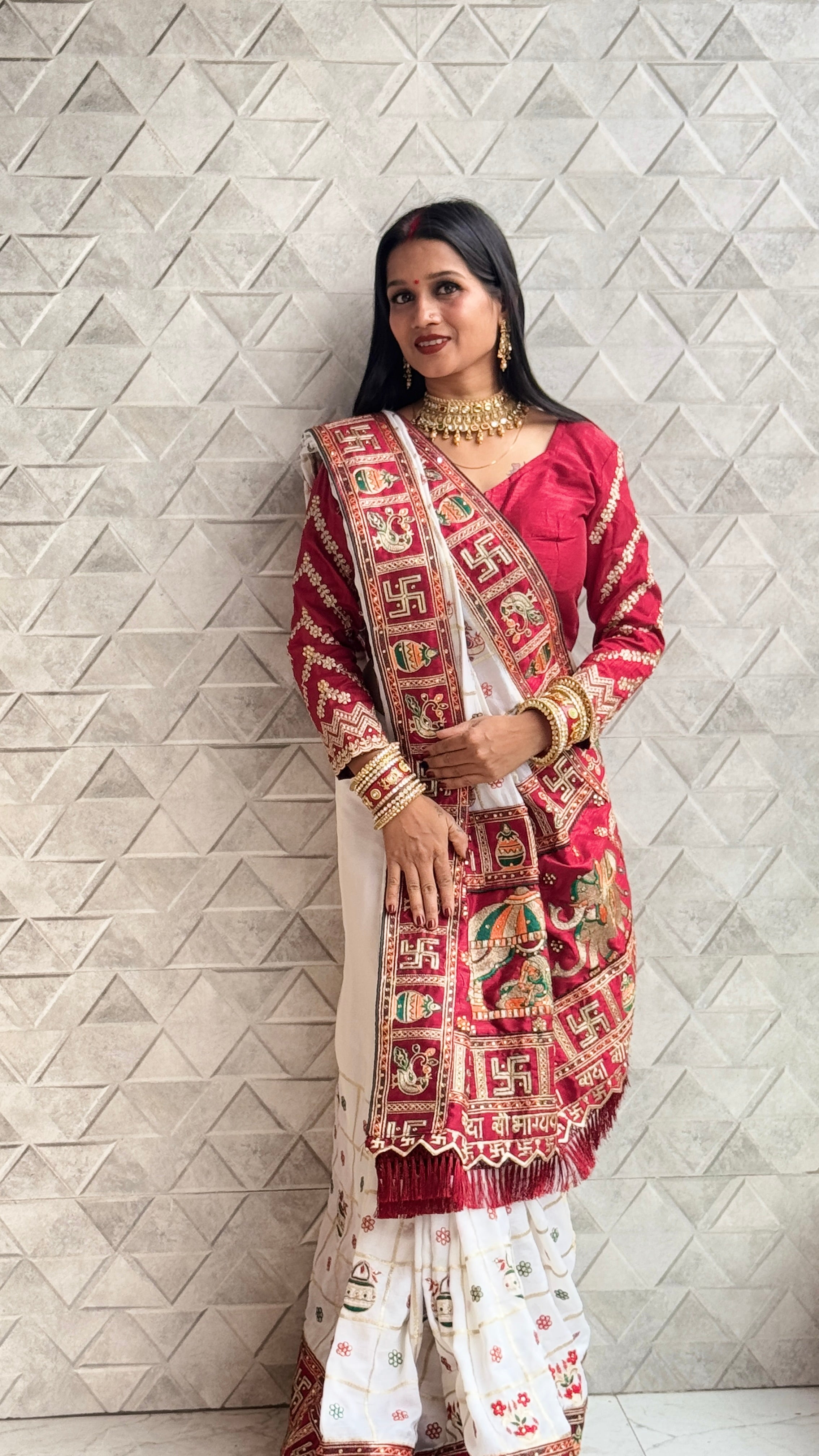 Classic White & Maroon Panetar Silk Saree with Royal Doli Pallu – Saubhagyavati Bhava Edition