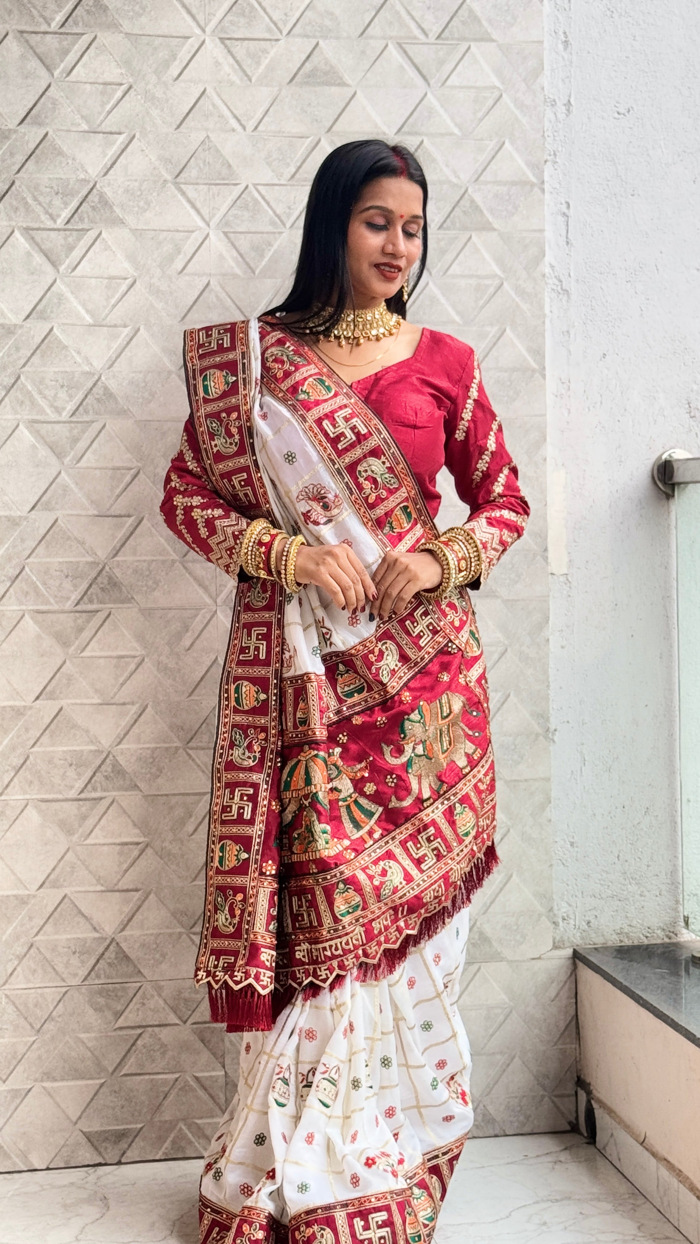 Classic White & Maroon Panetar Silk Saree with Royal Doli Pallu – Saubhagyavati Bhava Edition