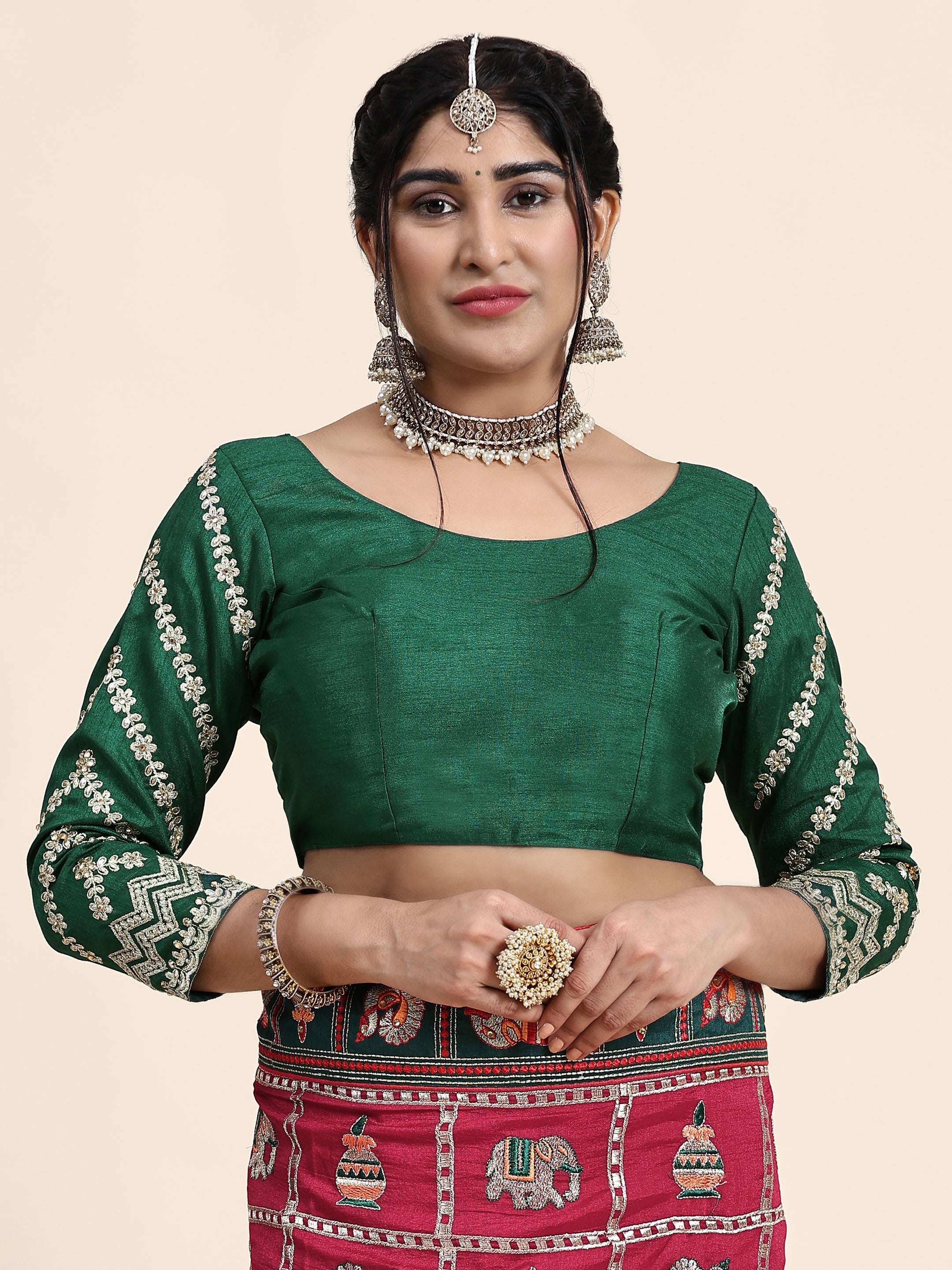 KAIRA-138 Radiant Dark Pink & Emerald Green Silk Blend Saree with Traditional Patola Grid Motifs and Embroidered Tassel Pallu