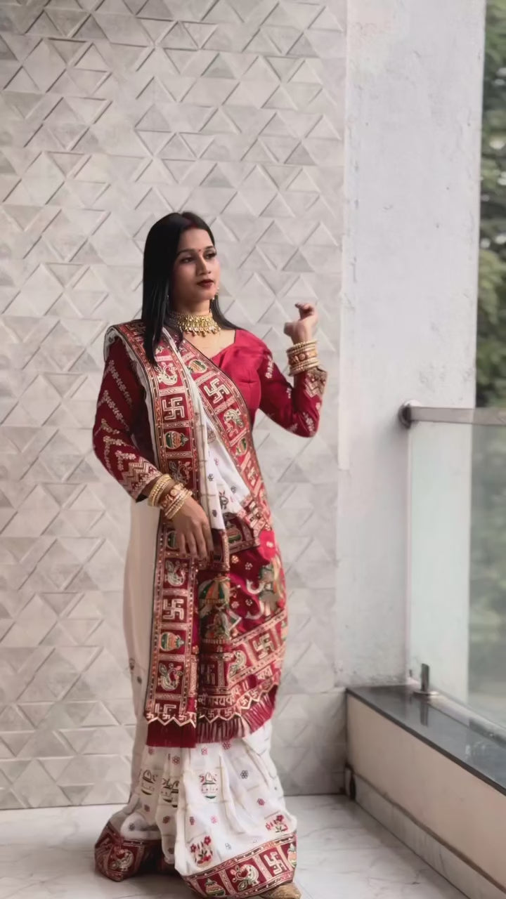 Classic White & Maroon Panetar Silk Saree with Royal Doli Pallu – Saubhagyavati Bhava Edition