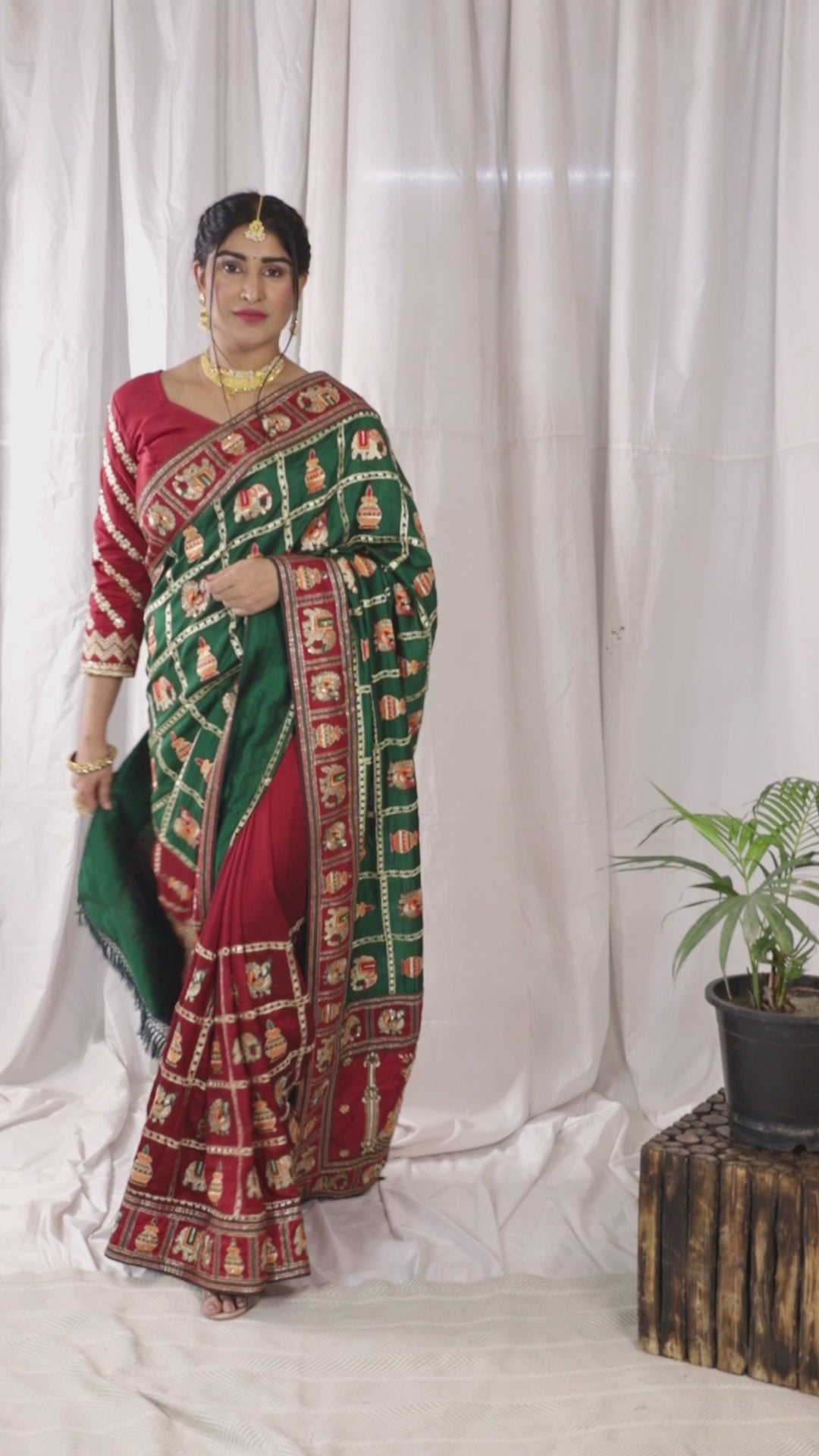 KAIRA-136 Royal Green & Maroon Silk Blend Saree with Traditional Patola Motifs and Heavy Embroidered Pallu